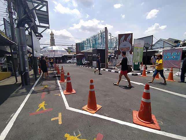 Chatuchak market coming back to life