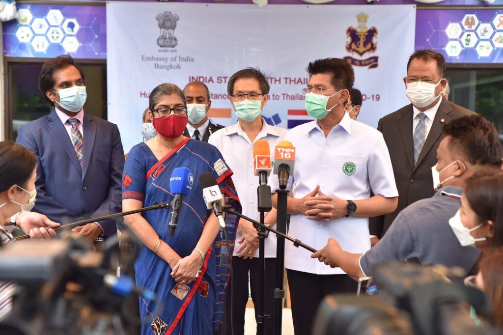 India Hands Over 300 Oxygen Concentrators to Thailand as Humanitarian Aid