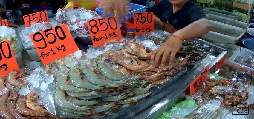 Commerce Minister confident exports to Laos will hit 200 million baht after seafood ban lifted