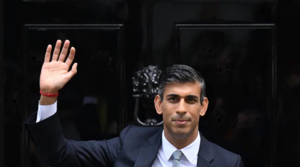 Rishi Sunak was seen sporting a sacred thread on his right hand during his first speech as UK PM. (AFP photo)